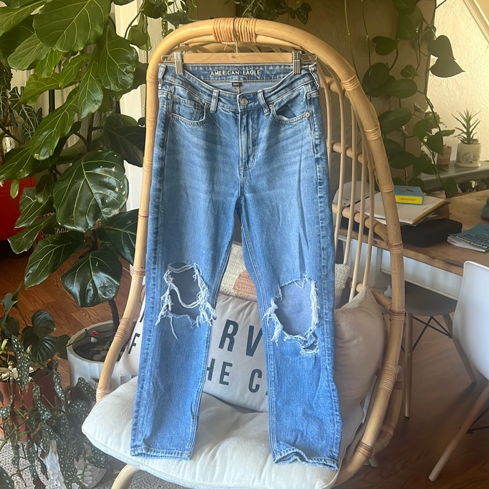 American Eagle Mom Jean, medium blue, 4 short